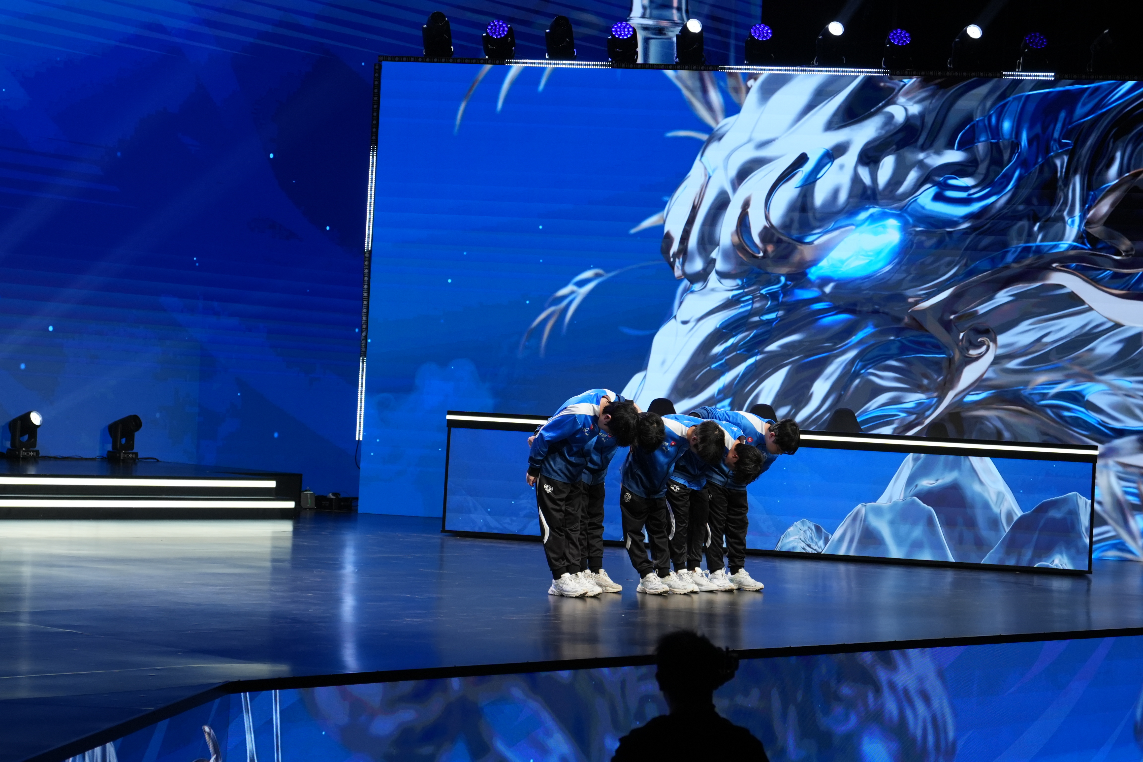 MAD逆转T1,Knight制霸全场 MAD逆转T1,Knight制霸全场