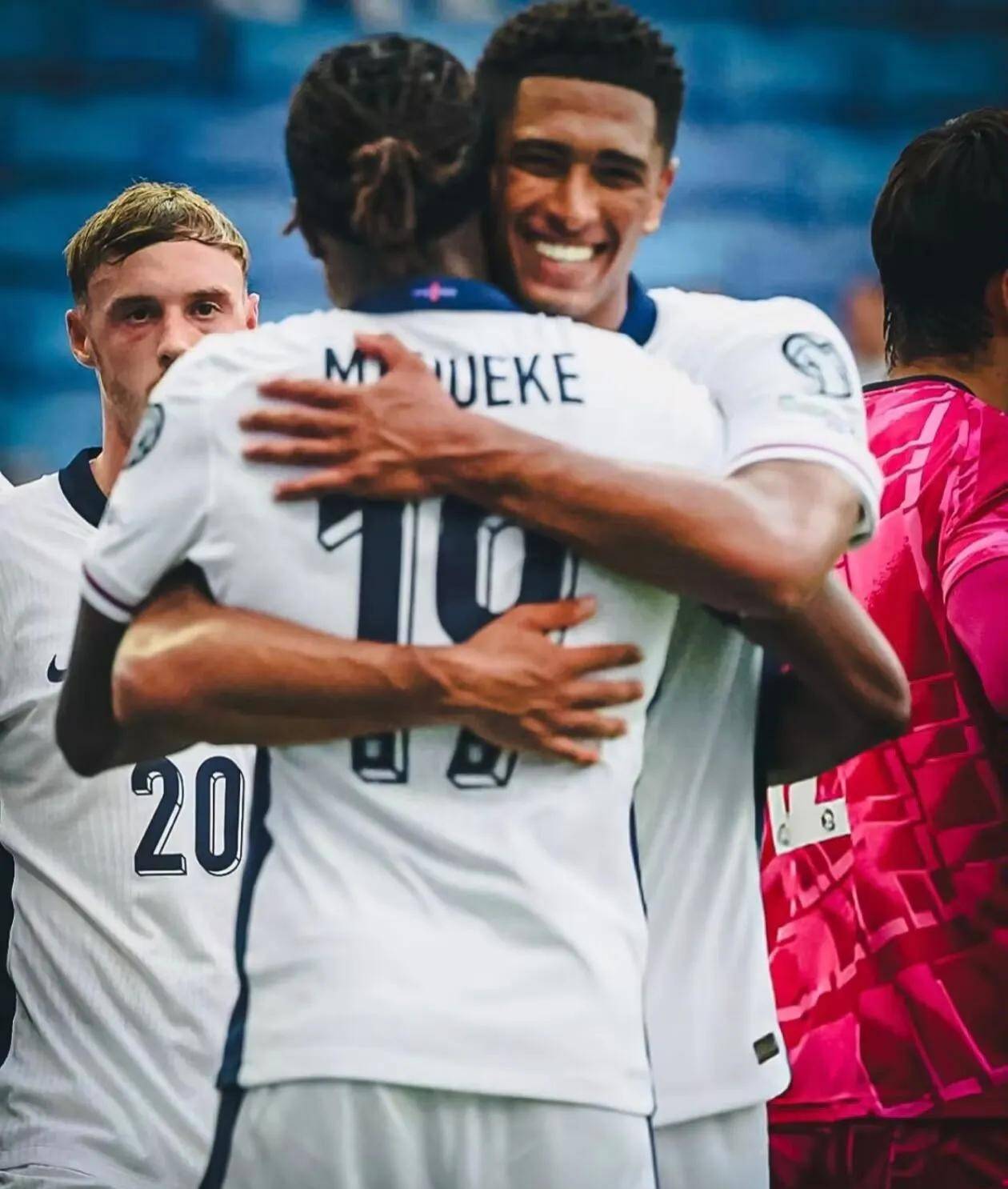 英格兰不敌瑞士,提前晋级围场 英格兰不敌瑞士,提前晋级围场