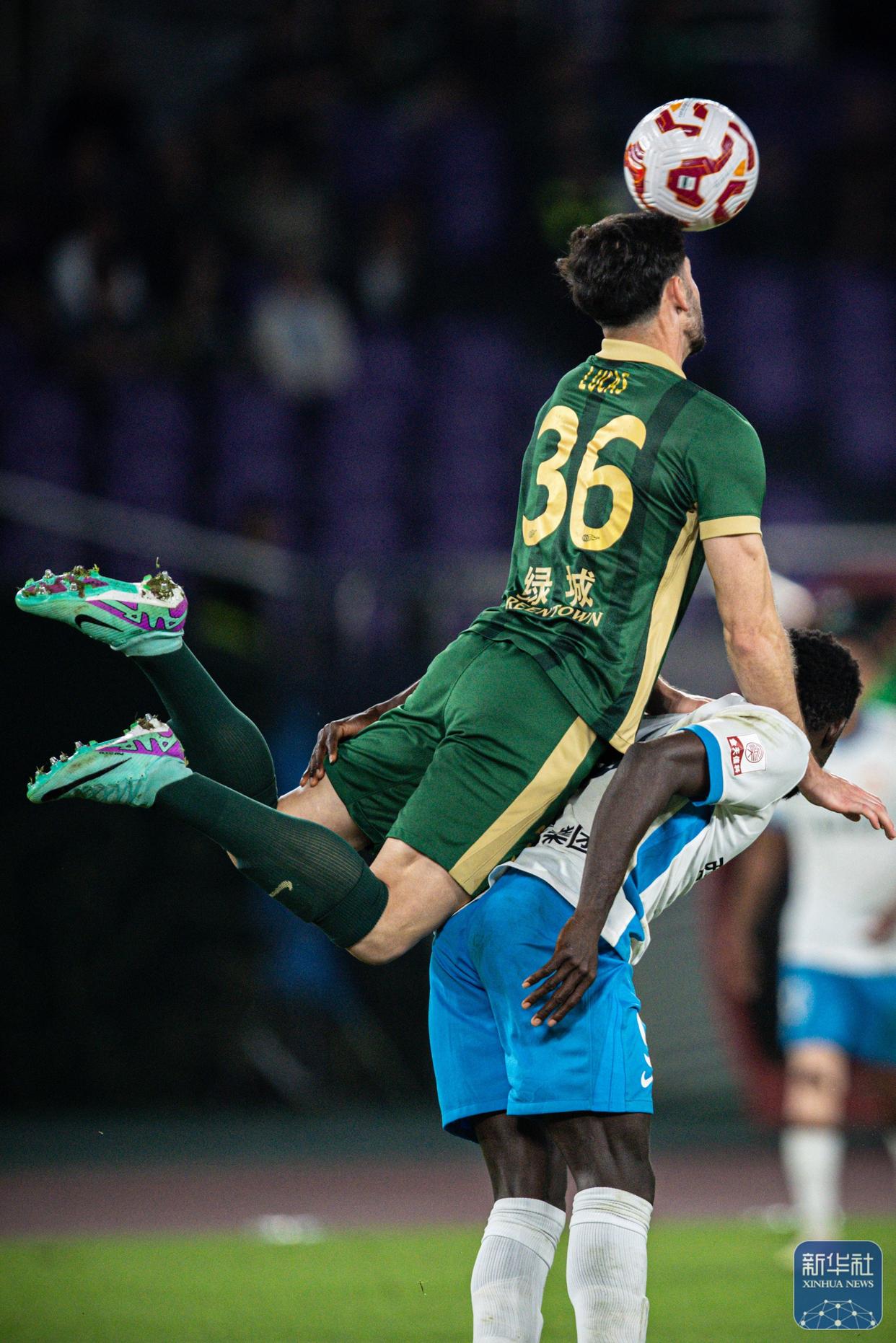 包含足球比赛中一支球队成功逆袭的词条