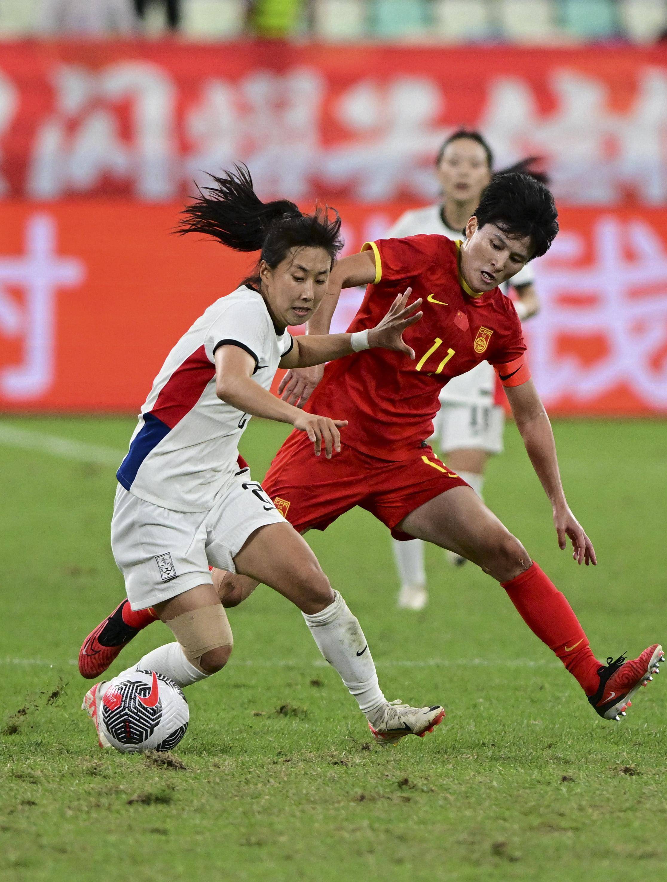 中国女足备战比赛，气定神闲